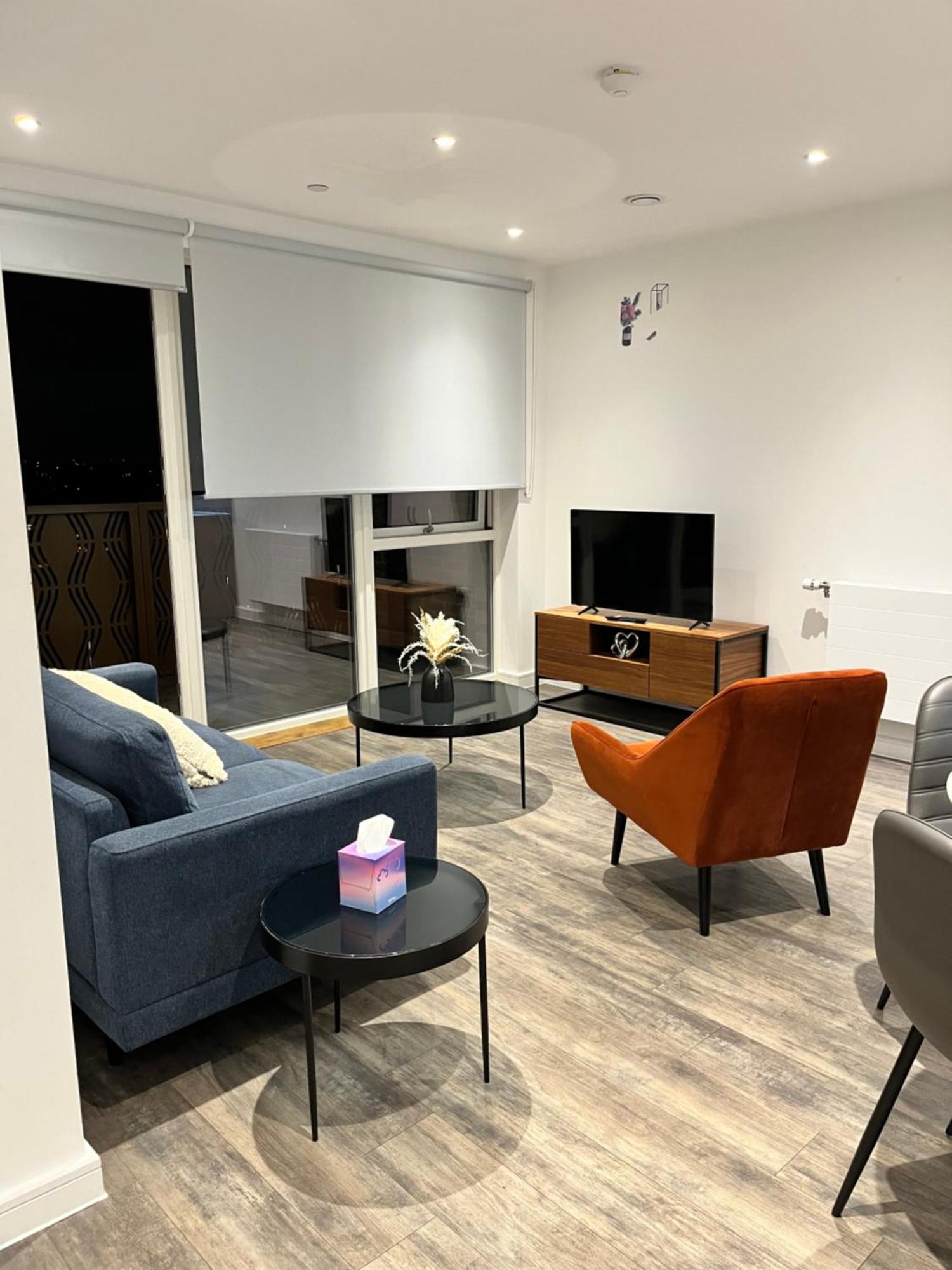 One Bedroom Apartment Баркинг Екстериор снимка