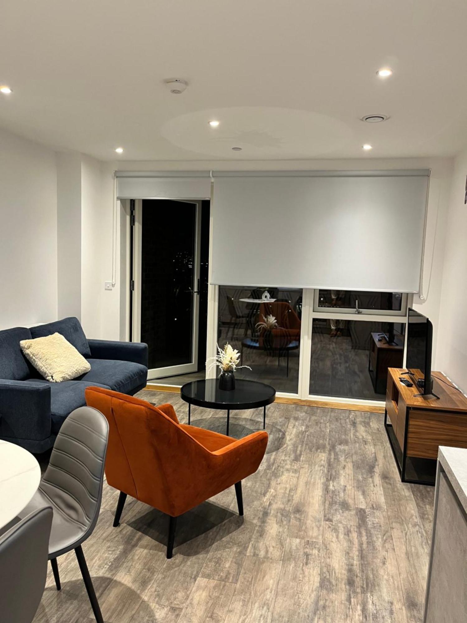 One Bedroom Apartment Баркинг Екстериор снимка