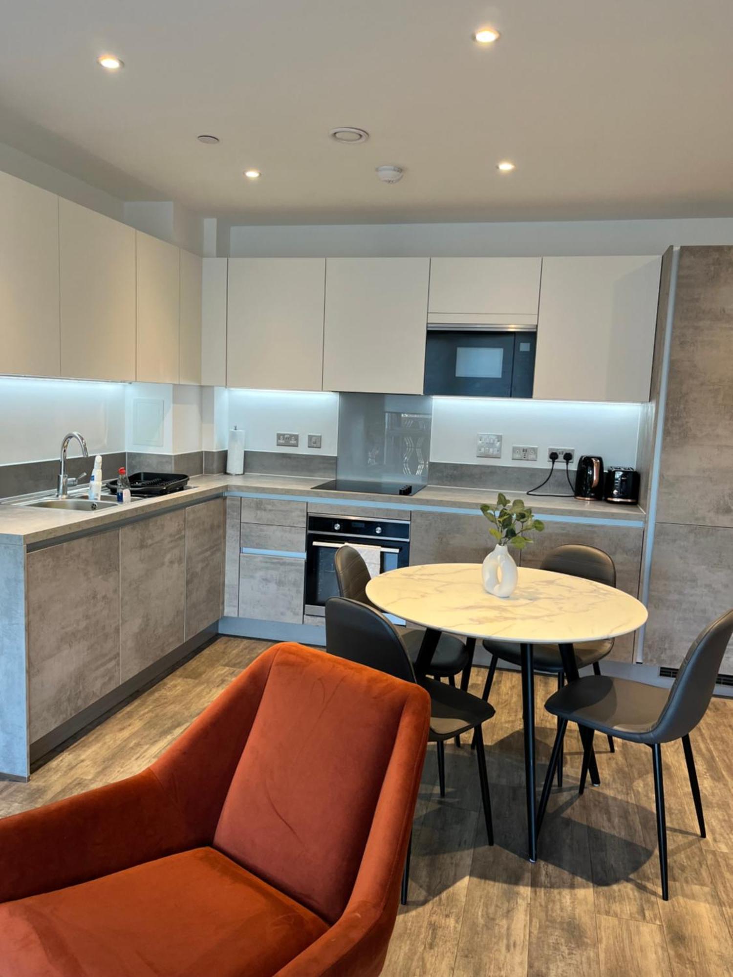 One Bedroom Apartment Баркинг Екстериор снимка