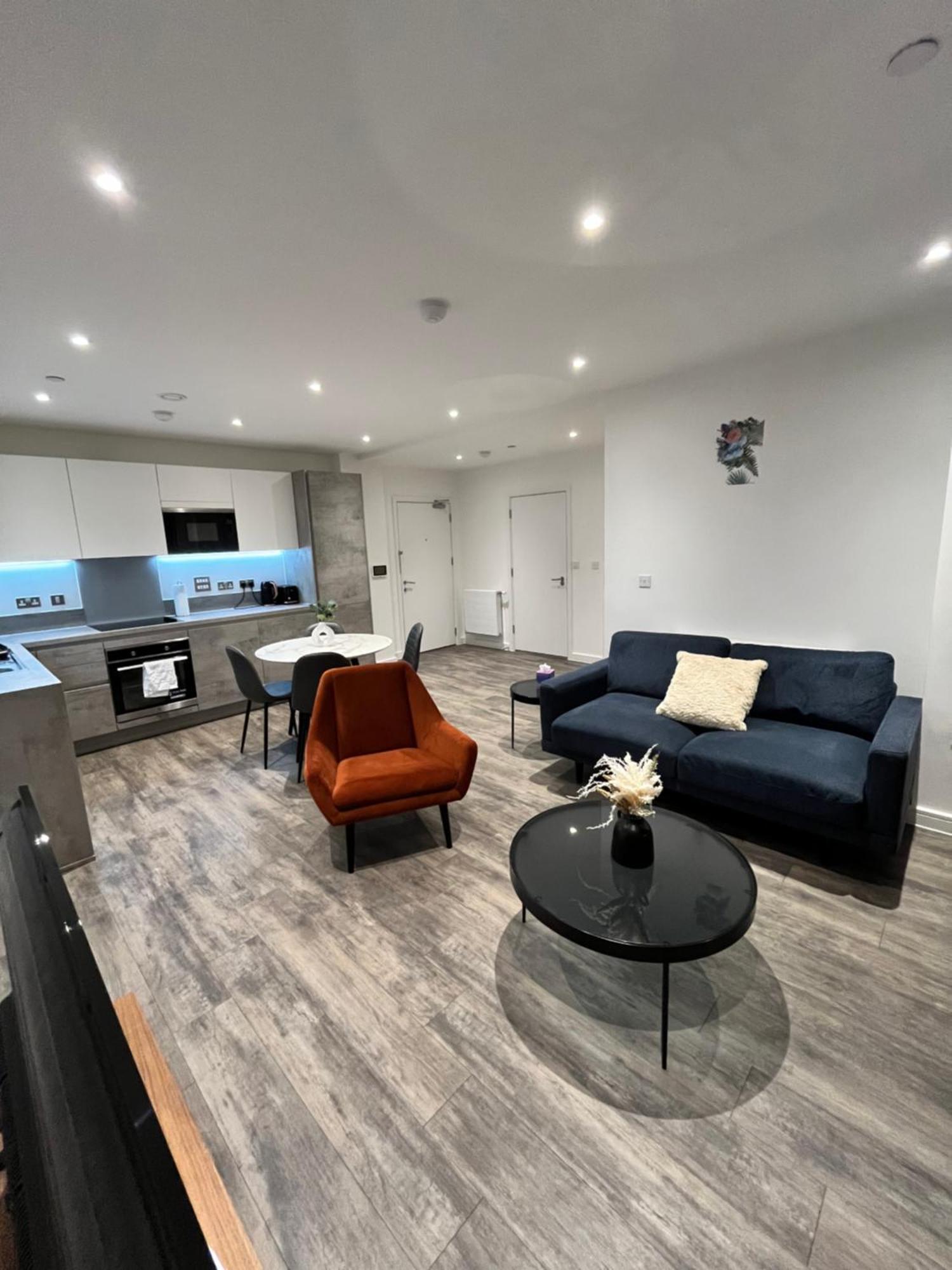 One Bedroom Apartment Баркинг Екстериор снимка
