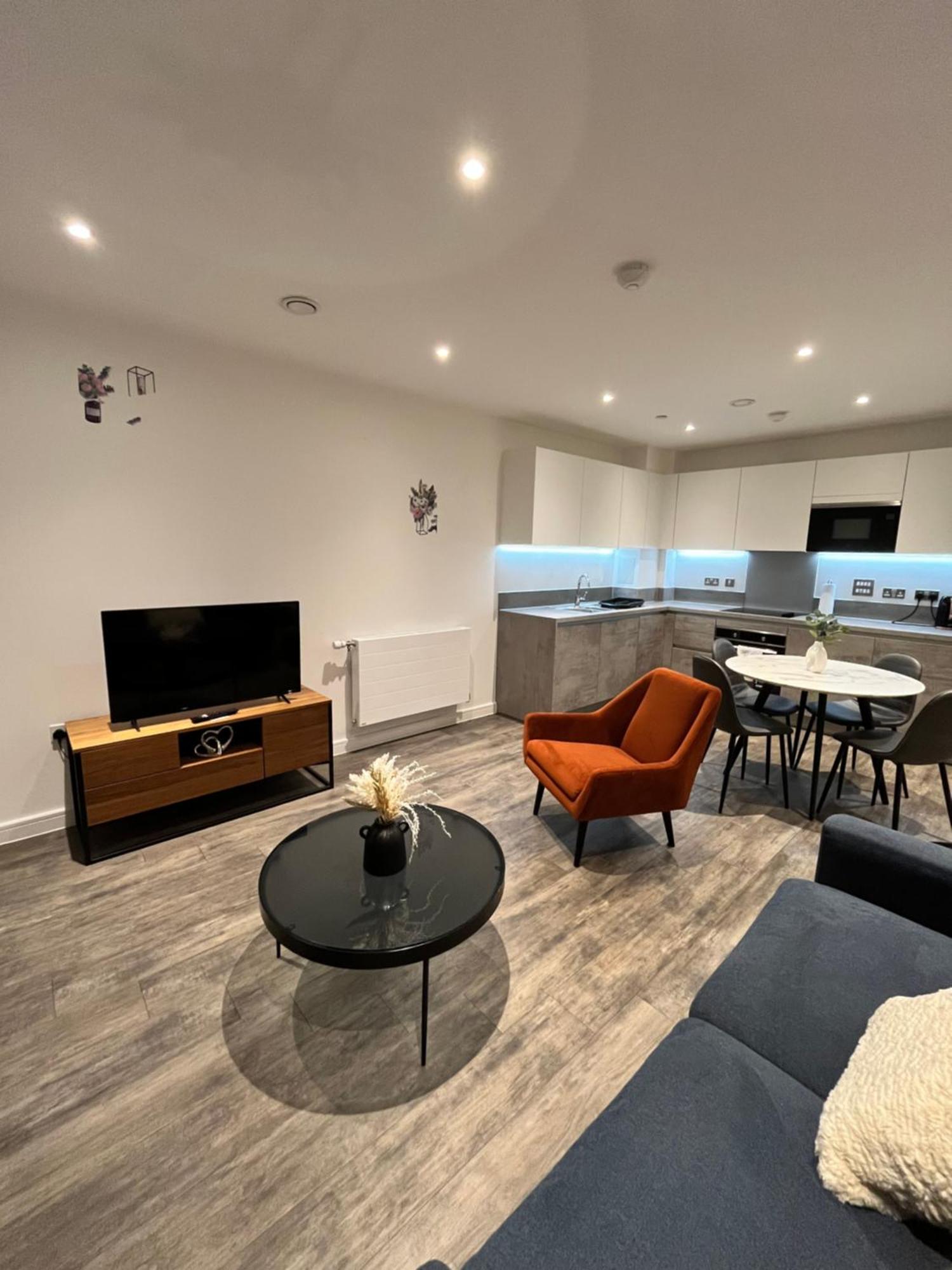 One Bedroom Apartment Баркинг Екстериор снимка